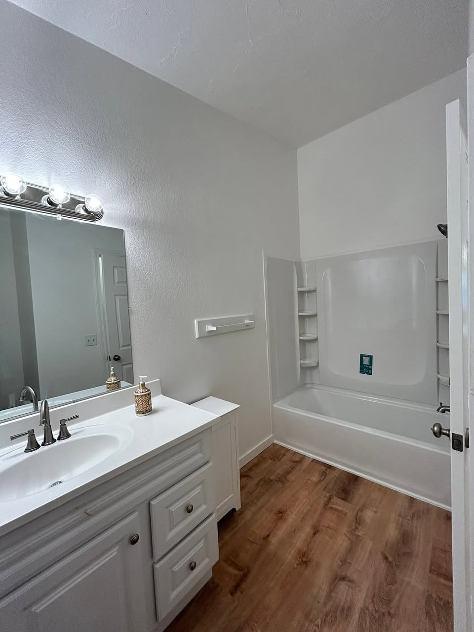 Main bathroom, after