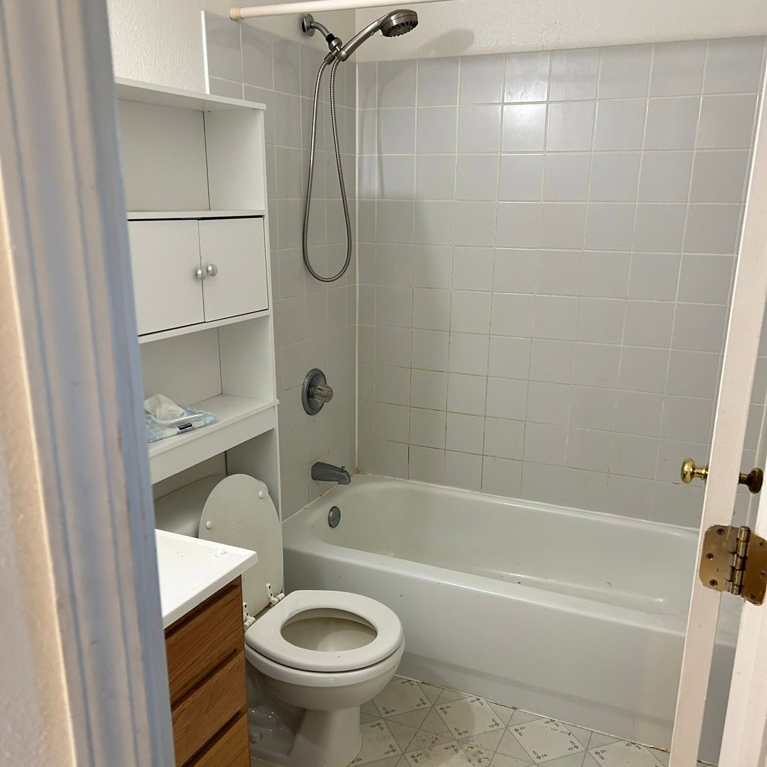Second bathroom, before
